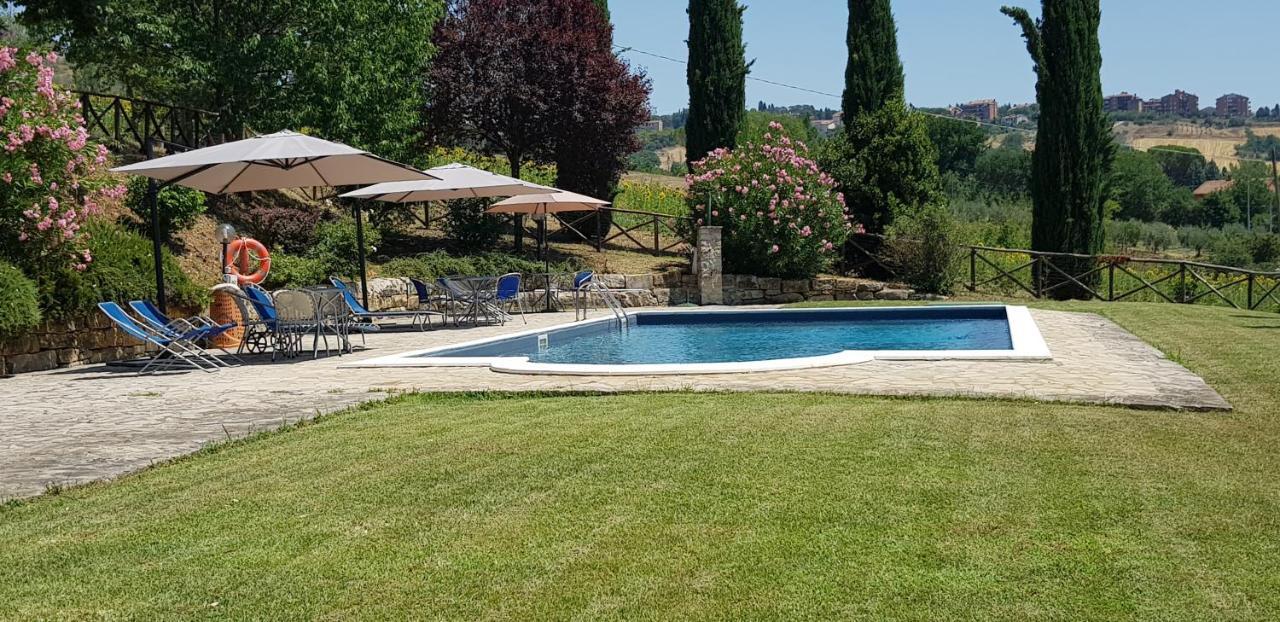 Case In Campagna Con Piscina A טודי מראה חיצוני תמונה